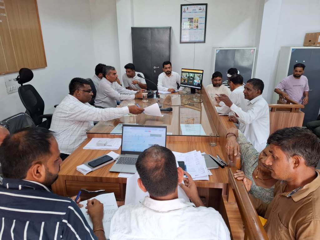 Naib Tehsildar Suresh Kumar heard public grievances at the Samadhan Shivir Redressal Camp